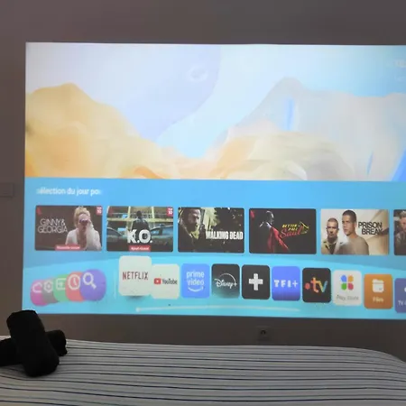 Cinélux - Entier - Parking Gratuit *